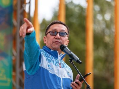 На спортивной арене – авиаторы, врачи, учителя, ученые, артисты, связисты