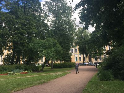 Сквер перед институтом