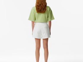 Женские шорты Lacoste