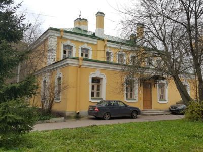 Дом Кабинетский (Кавалерский) с палисадником