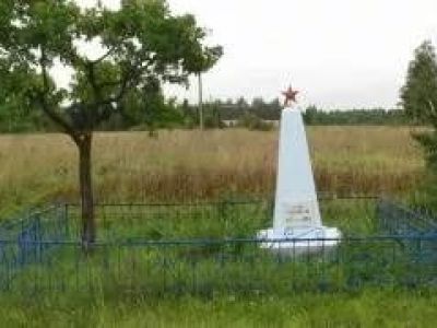 Братская могила воинов Советской Армии, погибших в 1944 г.