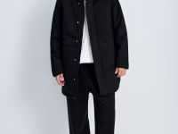 Утепленное пальто с капюшоном