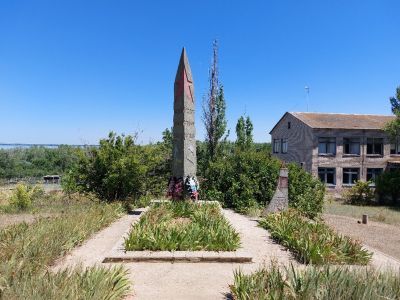 Братская могила советских воинов, погибших в период Сталинградской битвы