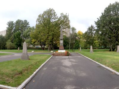 Братская могила воинов Советской Армии, погибших в годы Великой Отечественной войны 1941 - 1945 гг.