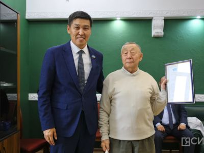 В Якутске с 75-летием поздравили ученого и ликвидатора аварии на ЧАЭС Анатолия Чомчоева