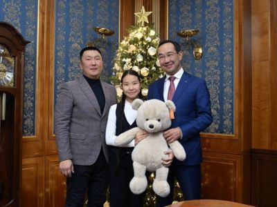 Девочка Амелия встретилась с главой Якутии, осуществив новогоднюю мечту