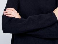 Вязаное платье полуприлегающего силуэта