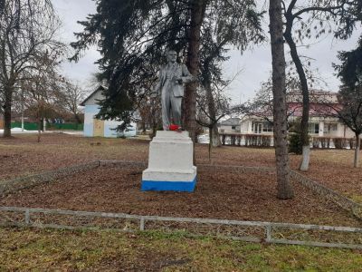 Памятник В.И. Ленину