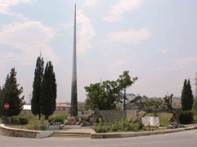 Памятный знак в честь советских воинов-освободителей, погибших в Великой Отечественной войне (автор памятника А.П.Мешков)