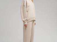 Толстовка объемного кроя из футера