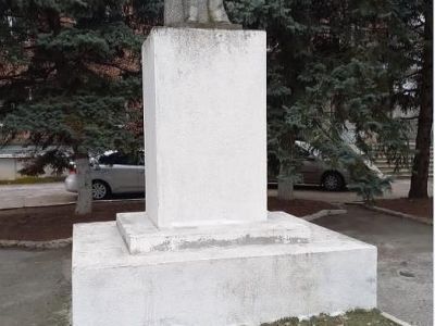 Памятник В.И. Ленину