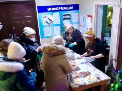 В Верхнеколымском филиале ЖКХ провели предновогоднюю ярмарку в поддержку участников СВО
