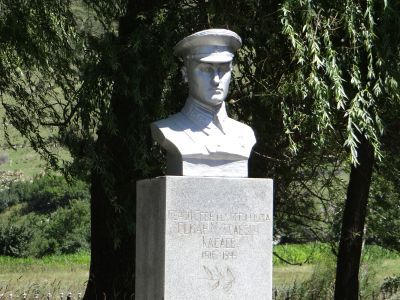 Памятник герою Советского Союза О.Касаеву