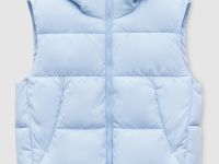 Утепленный жилет с капюшоном