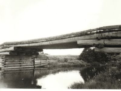 Мост на реке Ледь