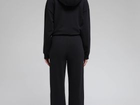 Трикотажные брюки свободного силуэта