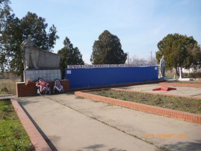 Памятник землякам, погибшим в годы Великой Отечественной войны