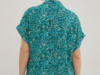 Блузка с коротким рукавом и отложным воротником