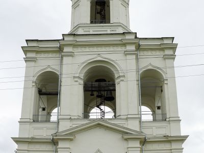 Колокольня надвратная