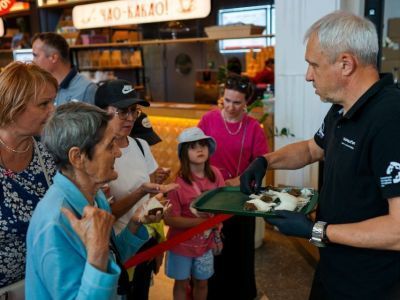 На выставке «Россия» провели мастер-класс по приготовлению строганины, жеребятины и керчеха