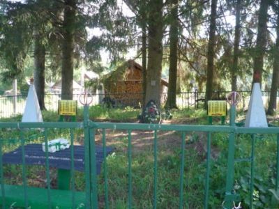 Братская могила воинов Советской Армии, погибших в 1944 г.