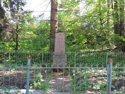 Братское захоронение советских воинов, погибших в 1919 г.