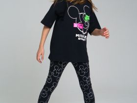 Комплект для девочки с принтом Disney: футболка, леггинсы