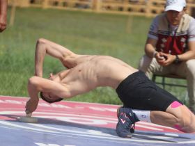 Даниил Слепцов стал победителем Игр Бэргэна на Ысыахе Туймаады