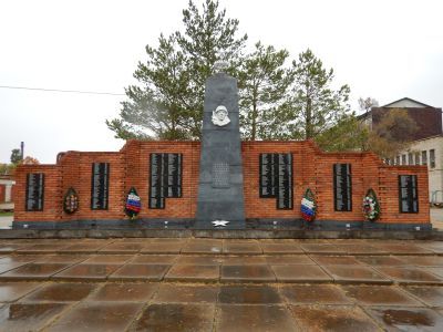 Братская могила героев, павших в 1945 г.