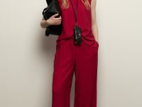 Широкие брюки на резинке