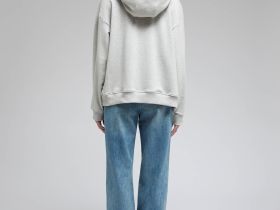 Толстовка на молнии с капюшоном