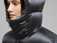 Удлиненный пуховик полуприлегающего силуэта