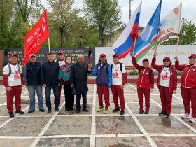 Якутяне проводят забег «Факел Победы» в городах России