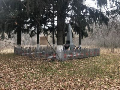 Братская могила воинов Советской Армии, погибших в период Великой Отечественной войны