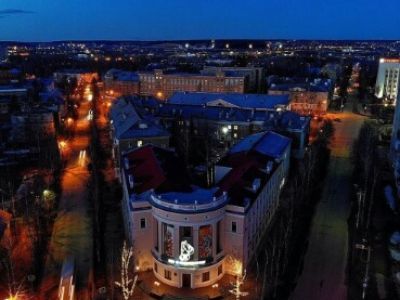 Ансамбль улиц Октябрьская и Первомайская, архитекторы: Мурзин П.К., Жижимонтов Н.П., 1950 - 1959 гг.