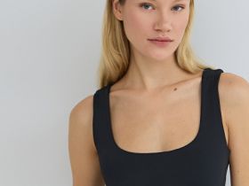 Топ с широкими бретелями, Черный