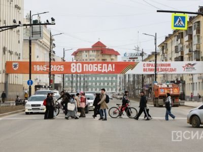 Фото. Как Якутск украсили к 80-летию Великой Победы