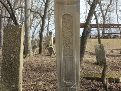 Стела надмогильная (табасаранского типа, геометрический орнамент)