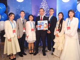 Лучших школьников чествовали на Ёлке главы Якутии