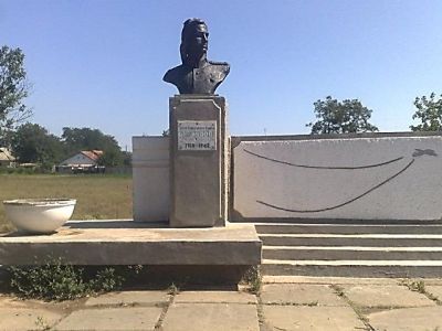 Памятник Герою Советского Союза  Е.И.Лобанову