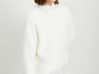 Джемпер свободного силуэта с объемными рукавами