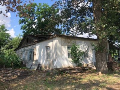 Здание конторы зерносовхоза «Кубанский», с первыми рабочими которого летом 1931 года встречался председатель ЦИК СССР М.И. Калинин