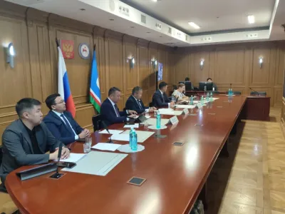 Дмитрий Садовников провёл совещание по строительству социальных объектов в Якутии