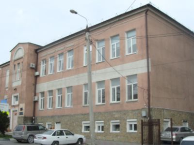 Училище городское женское начальное им. Воронцовых-Дашковых. Здесь размещался Донской пеший батальон Добровольческой армии А.И. Деникина