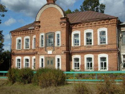 Дом, в котором проходил первый волостной съезд Советов рабочих, крестьянских и солдатских депутатов, провозгласивший Советскую власть в Цекеевской волости