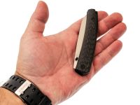 Складной нож Petrified Fish Patte, сталь 14C27, рукоять Carbon Fiber