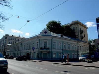 Дом, в котором в 1851-1883 гг. жил известный общественный деятель, писатель-славянофил А.И.Кошелев; в доме действовал общественно-литературный салон