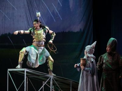 В Москве состоялась премьера спектакля по мотивам Олонхо «Хардааччы Бэргэн»