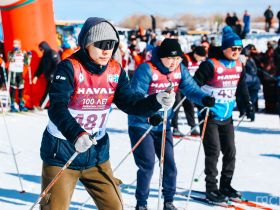 Звезды Олимпийских игр пробежали лыжный марафон с якутянами