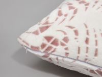 Наволочка декоративная Foliate, розовая
